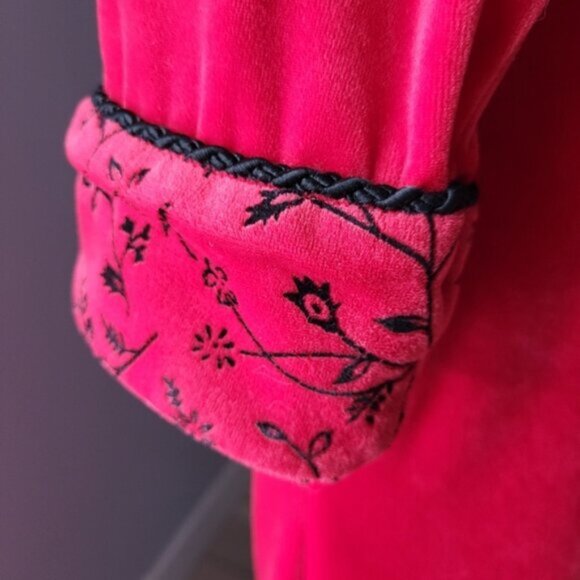 Vintage 90's Velvet Red House coat Size Small - Picture 11 of 16